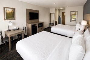 Room, 2 Queen Beds, Non Smoking | Premium bedding, desk, blackout drapes, iron/ironing board - Majestic Canyon Lodge, a Dazzler Select by Wyndham (Williams)