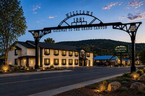 Exterior - Majestic Canyon Lodge, a Dazzler Select by Wyndham (Williams)