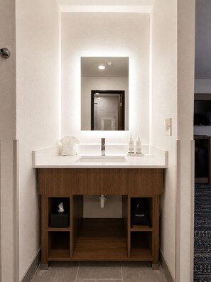 Bathroom sink