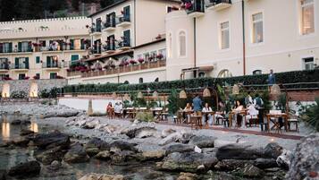 FrĂŒhstĂŒck, Mittagessen, Abendessen, regionale KĂŒche