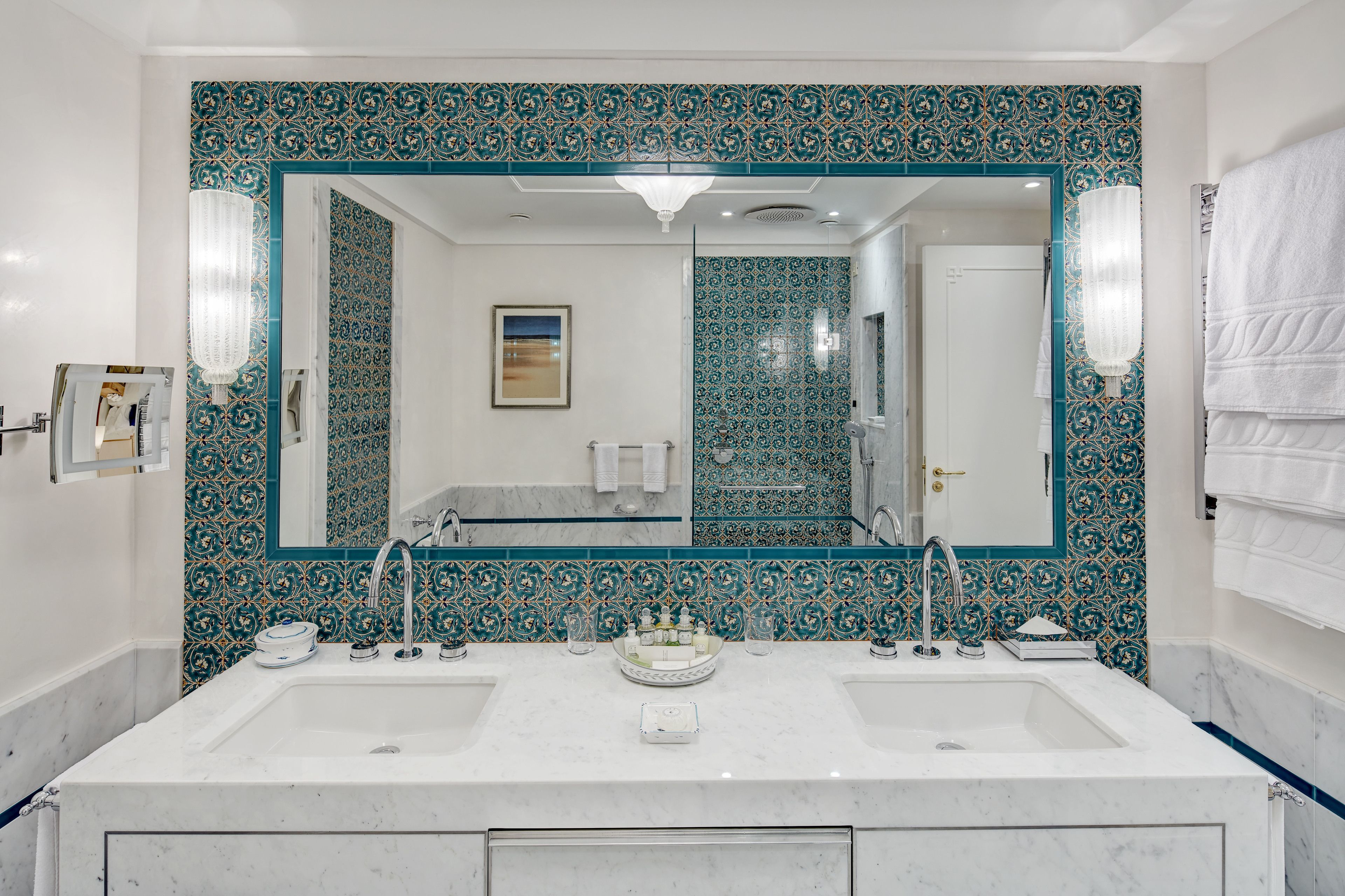 rainfall showerhead, hair dryer, slippers, bidet