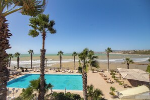 Habitación doble Deluxe, 1 cama matrimonial o 2 camas individuales, balcón, vista al mar | Vista desde la habitación