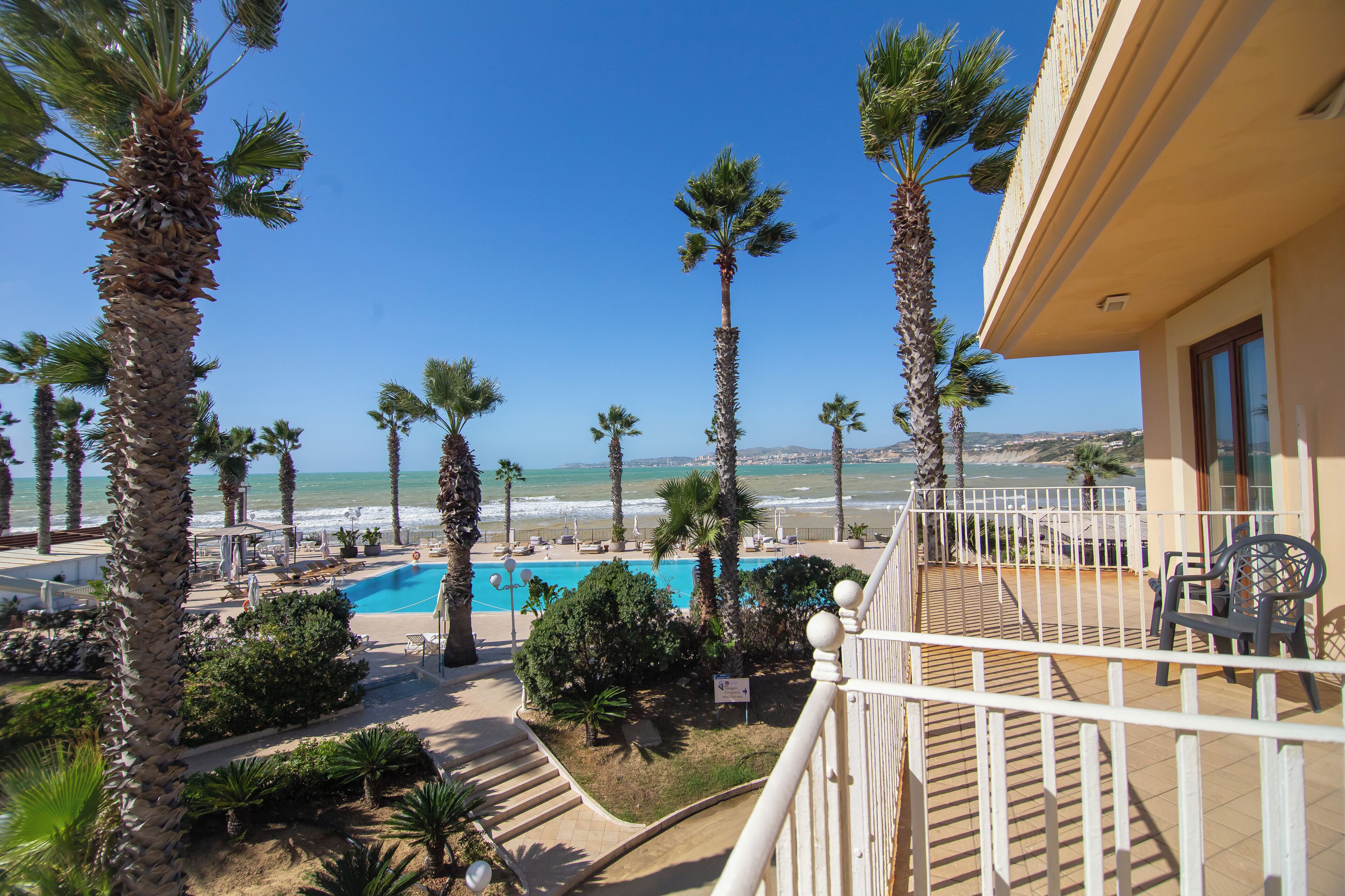 Quarto casal luxo, 1 cama de casal ou 2 camas de solteiro, sacada, vista para o mar | Vista do quarto