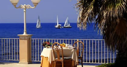 Dioscuri Bay Palace Hotel