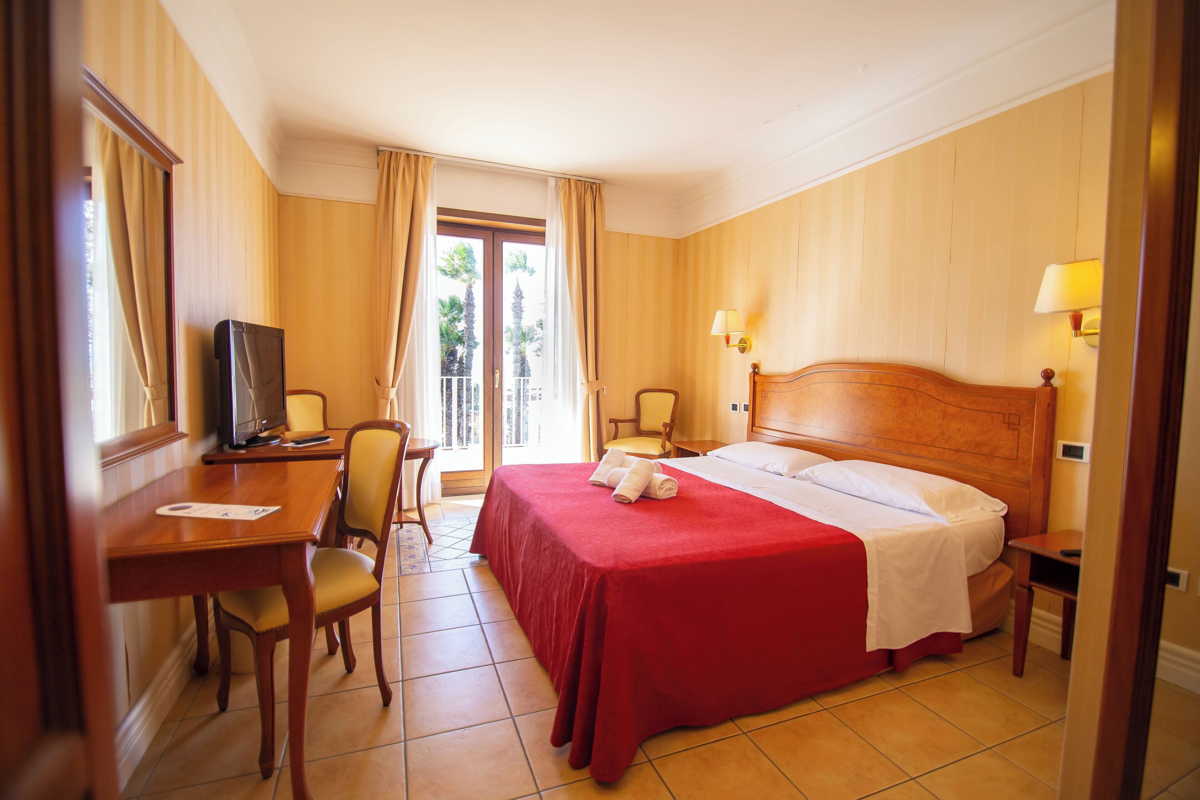 Deluxe Double Room, 1 Double or 2 Single Beds, Balcony, Sea View