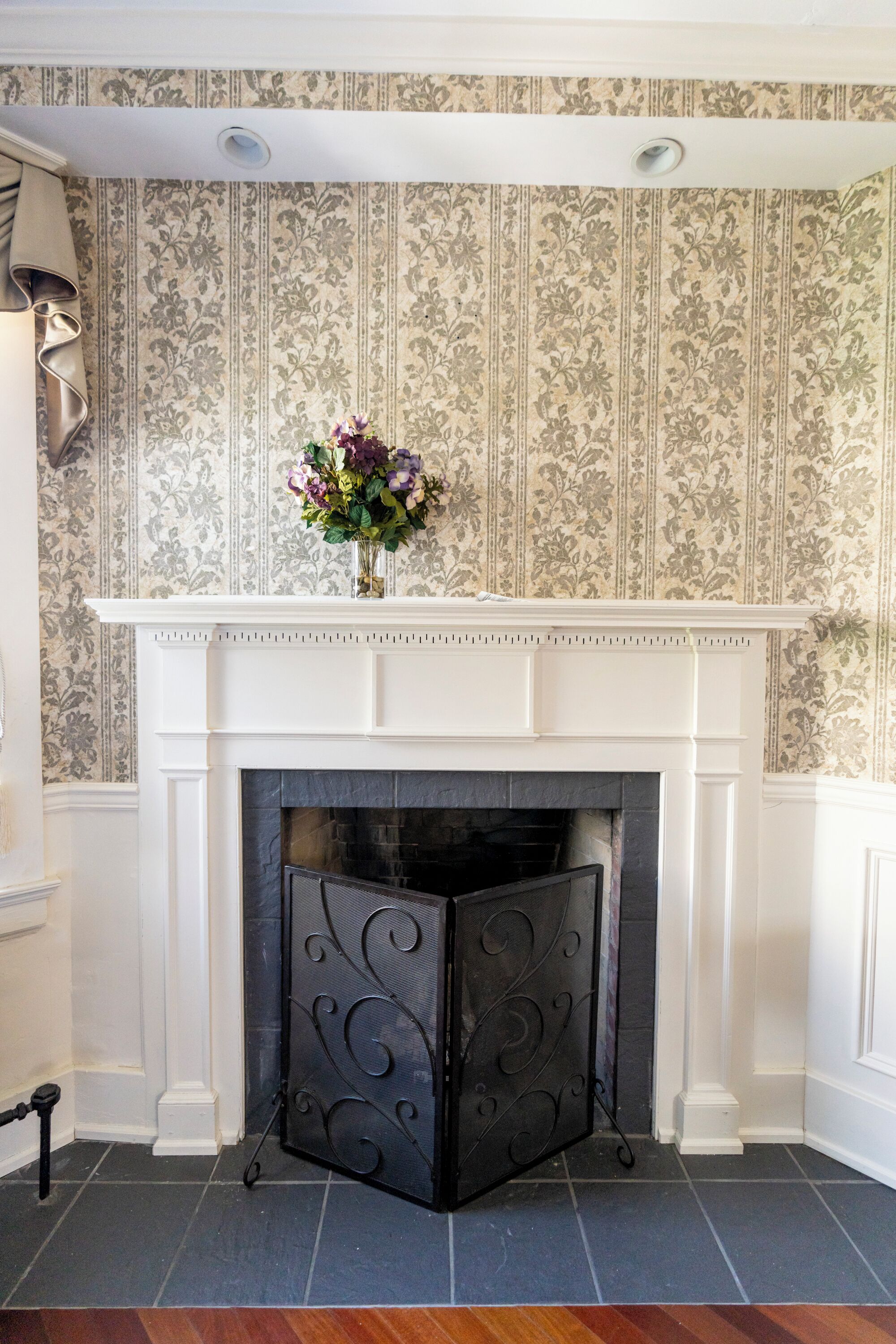 luxury room, 1 king bed, fireplace | room amenity