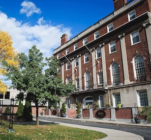 Front of property - Inn on Broadway (Rochester)