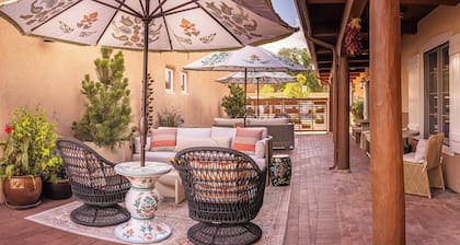 Piñon Court By La Fonda