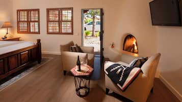 Junior Suite, 1 King Bed | 1 bedroom, premium bedding, down comforters, in-room safe