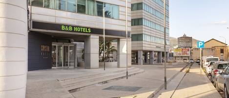 Facciata della struttura