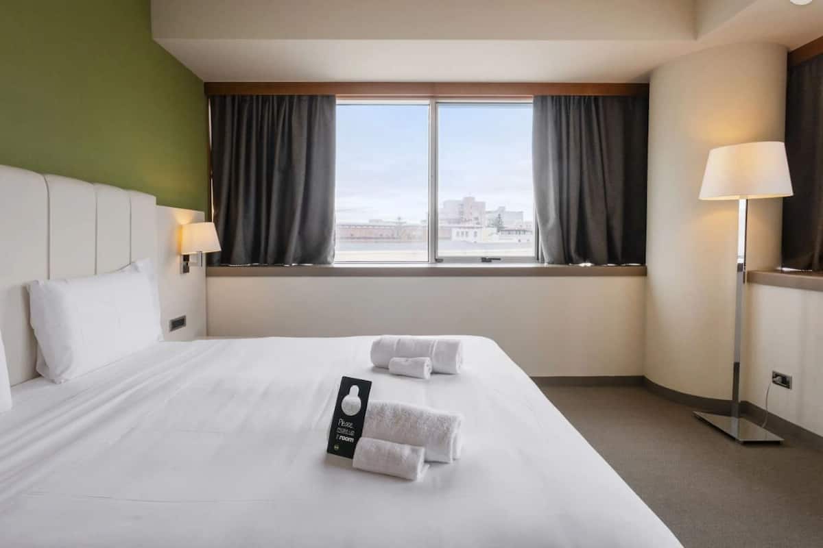 In-room safe, desk, free WiFi, bed sheets