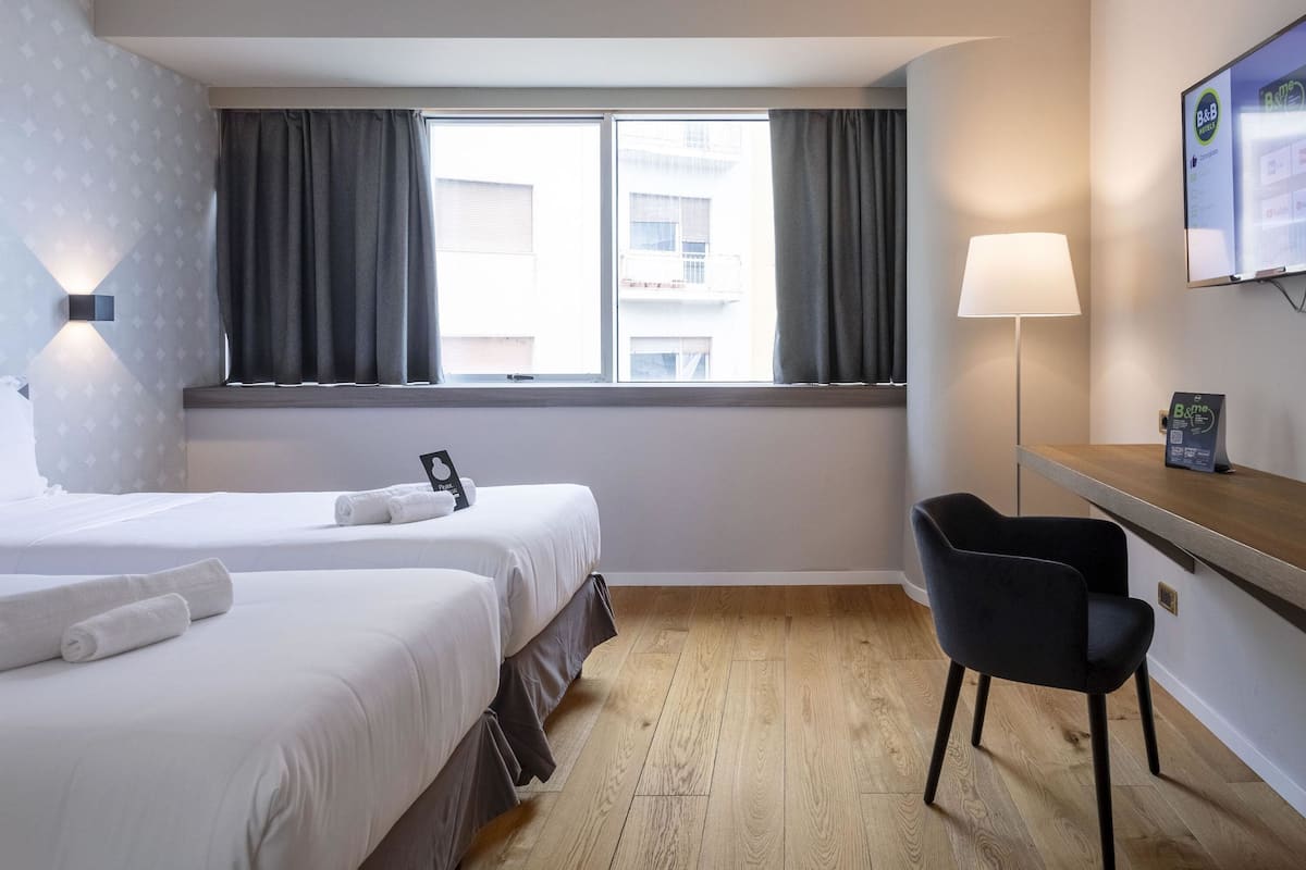 In-room safe, desk, free WiFi, bed sheets