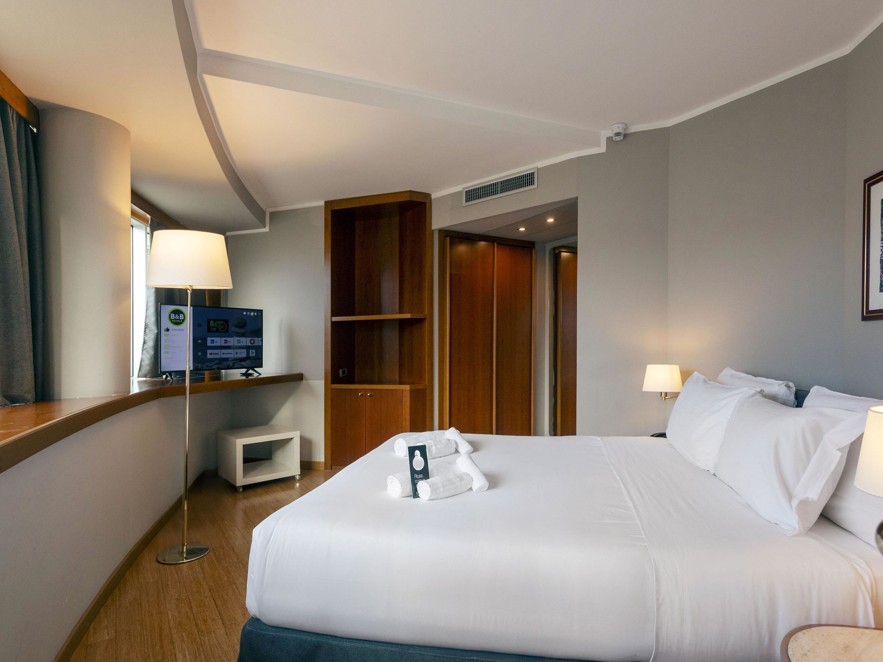 In-room safe, desk, free WiFi, bed sheets