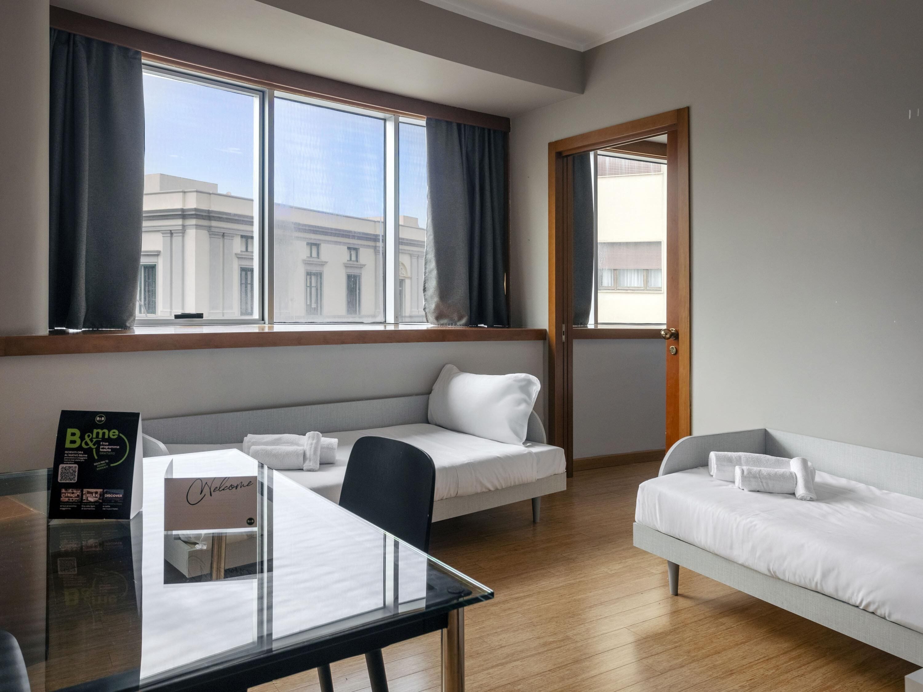 Suite | In-room safe, desk, free WiFi, bed sheets