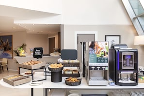 Daily buffet breakfast (EUR 9.50 per person)