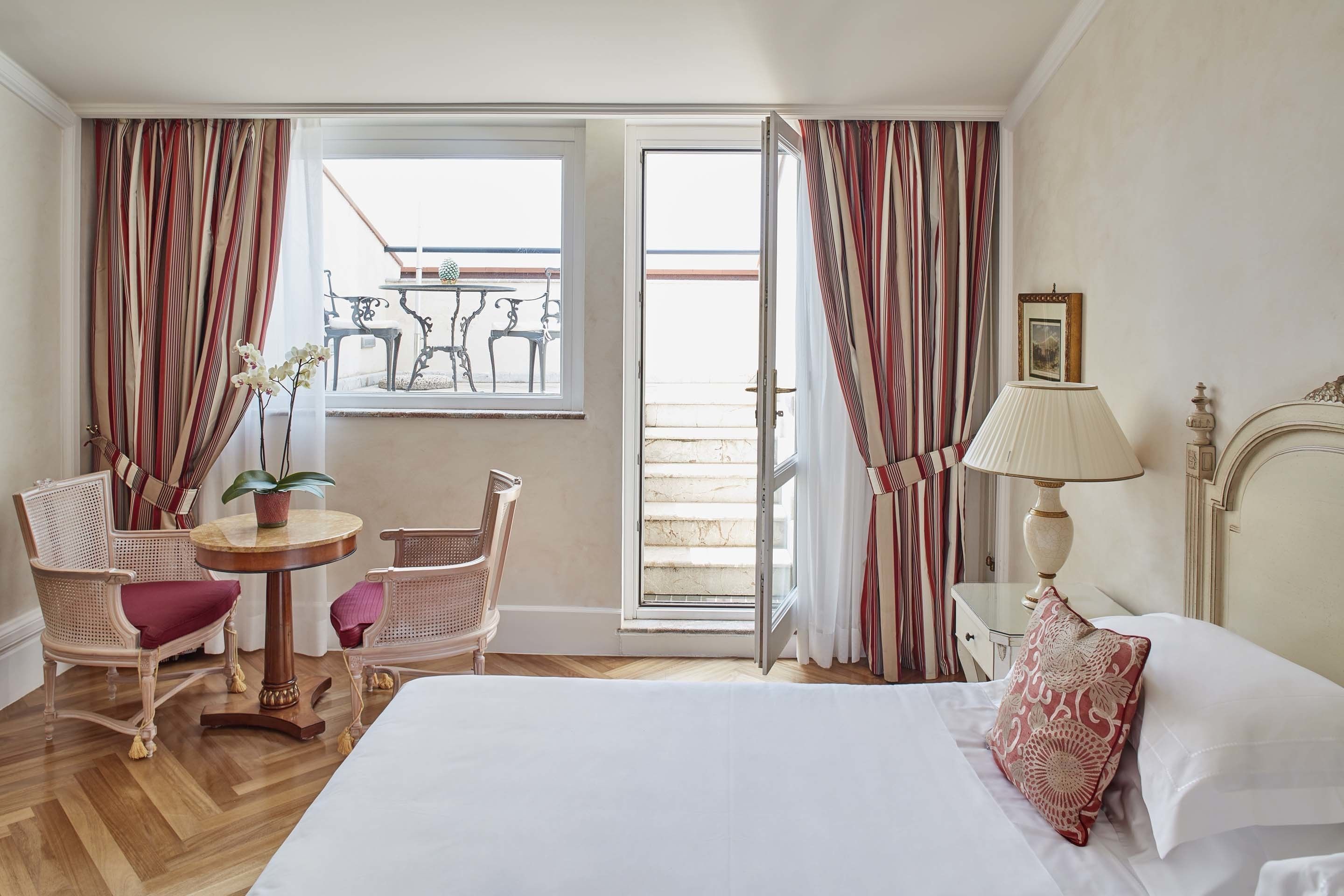 1 bedroom, premium bedding, down duvets, minibar