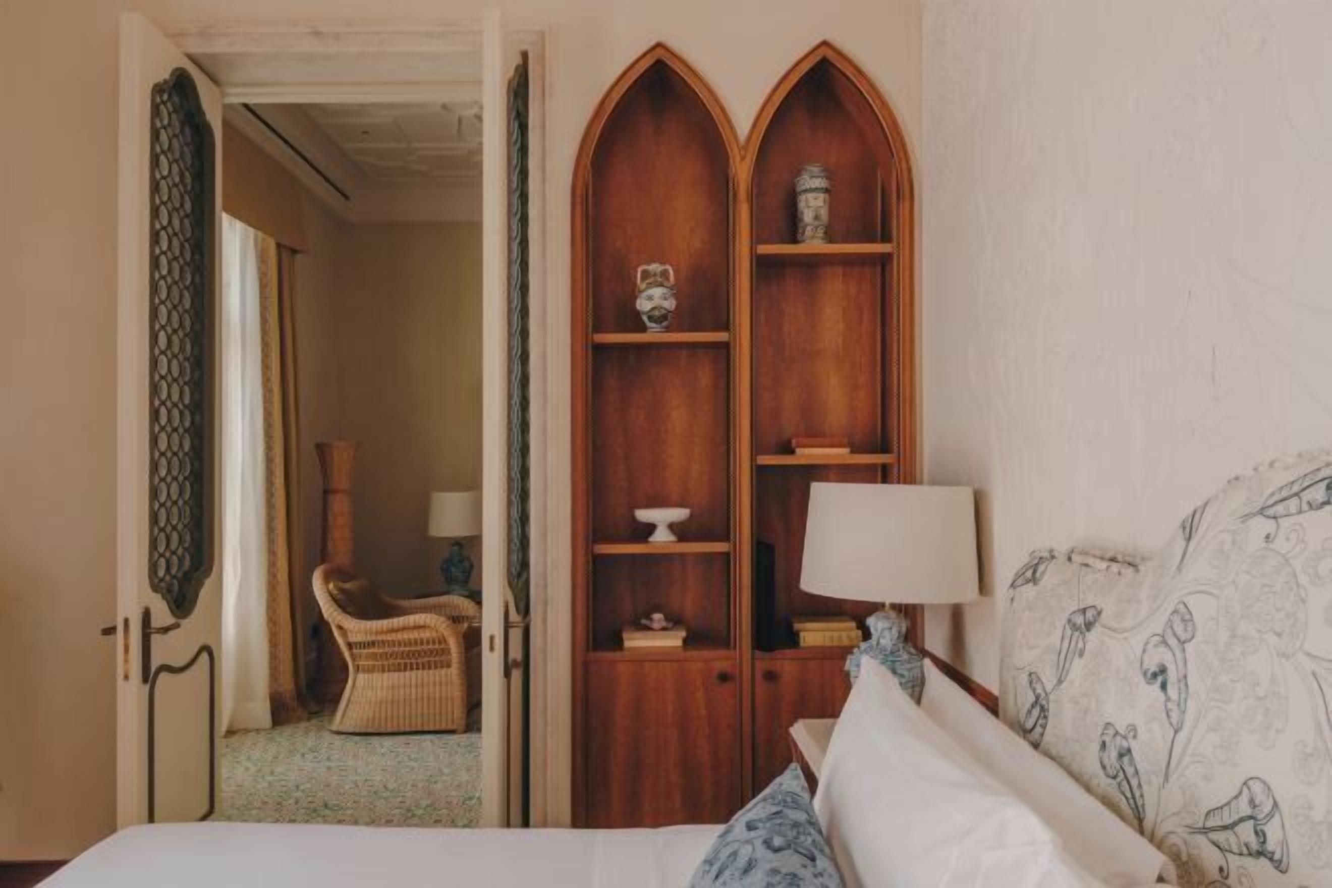 Ropa de cama de alta calidad, edredón y minibar 