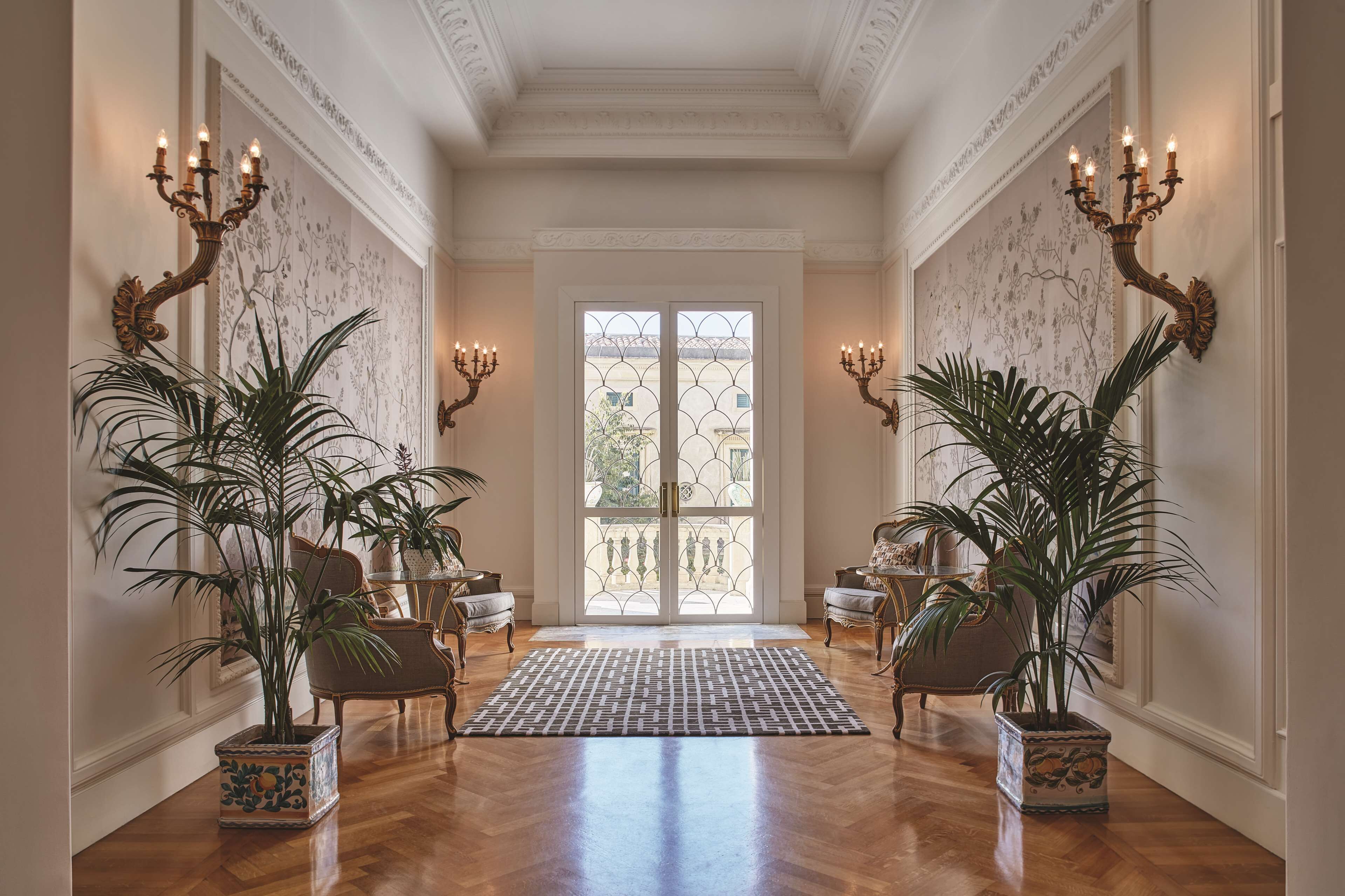 1 bedroom, premium bedding, down duvets, minibar