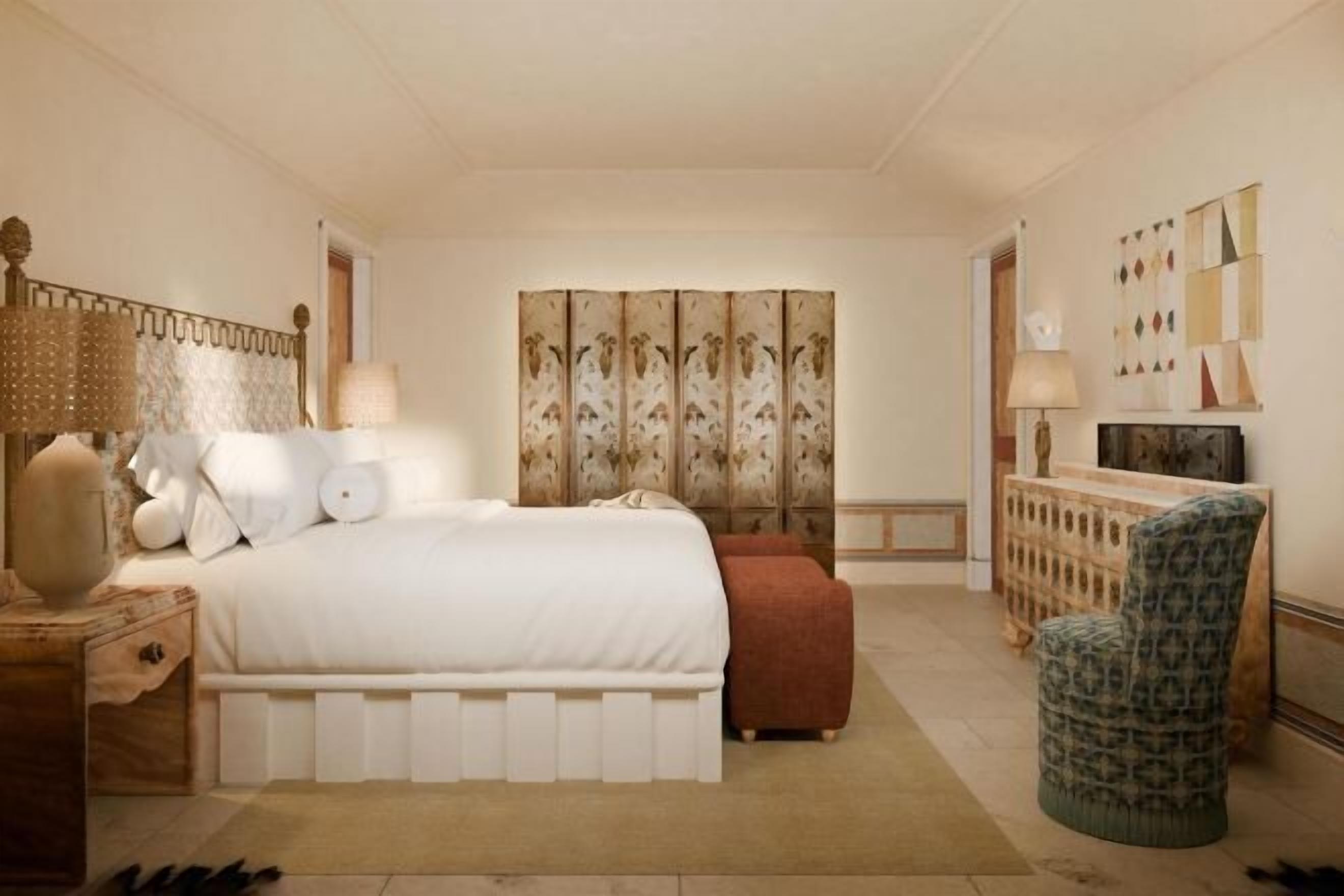 Premium bedding, down duvets, minibar, in-room safe