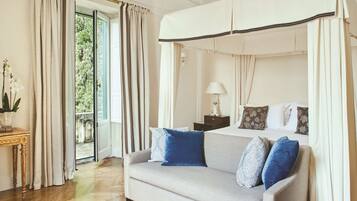 Suite (La Floresta) | 1 bedroom, premium bedding, down comforters, minibar
