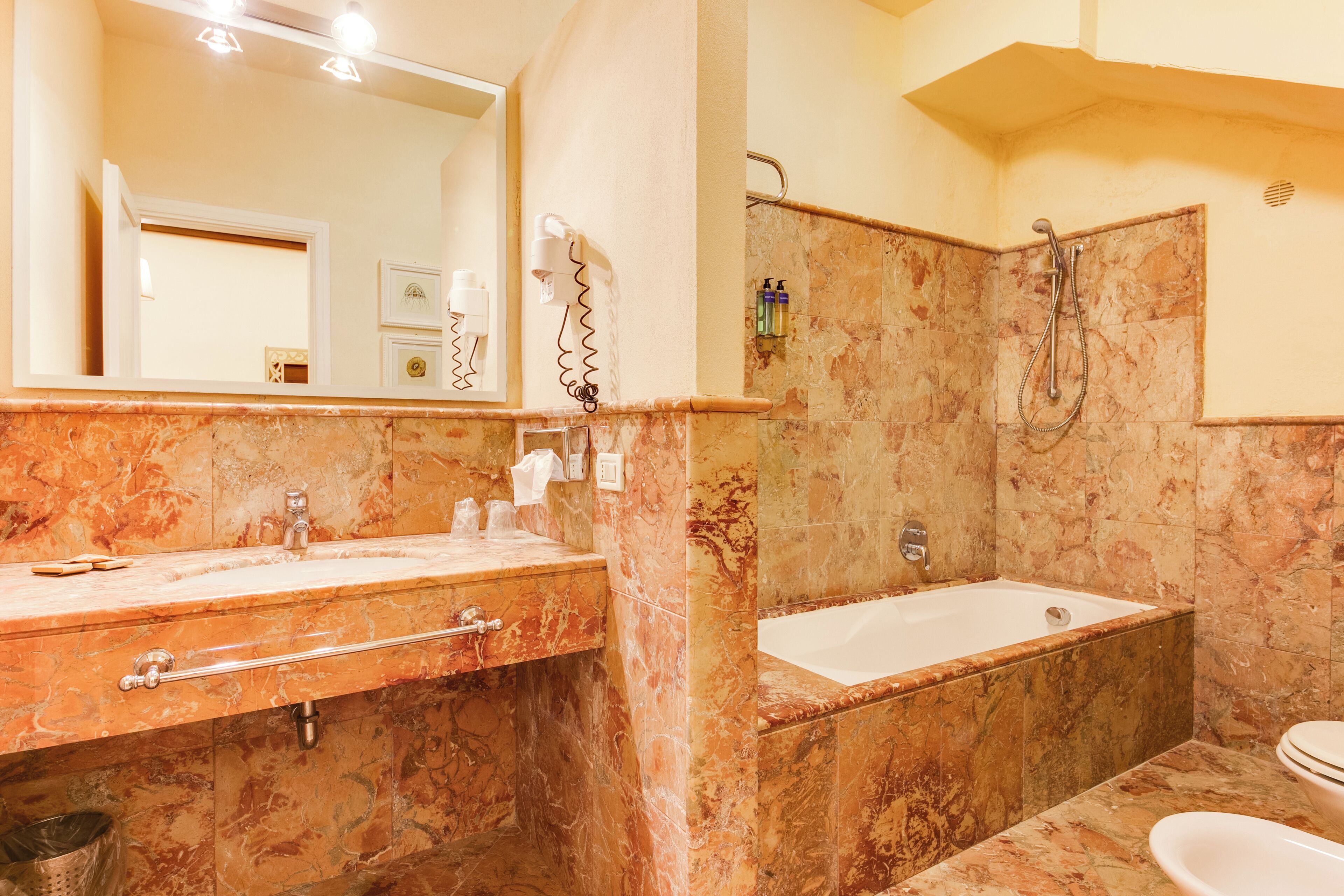 1 bedroom, desk, bed sheets