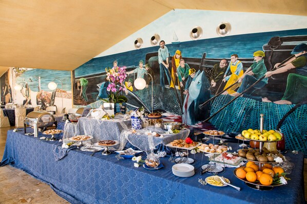 Breakfast buffet