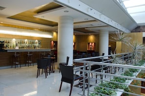 Piano bar