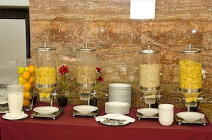 Desayuno buffet diario (EUR 13.50 por persona)