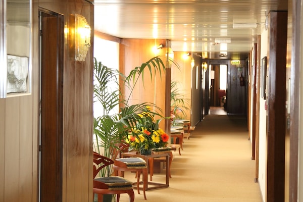 Café da manhã com buffet todos os dias (EUR 12 por pessoa)