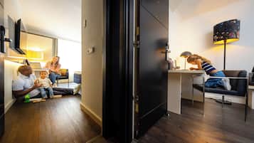 Suite familiar, 1 cama de matrimonio grande con sofá cama | Sábanas de algodón egipcio y ropa de cama de alta calidad