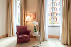 Executive Room (Premier) | Premium bedding, minibar, in-room safe, desk