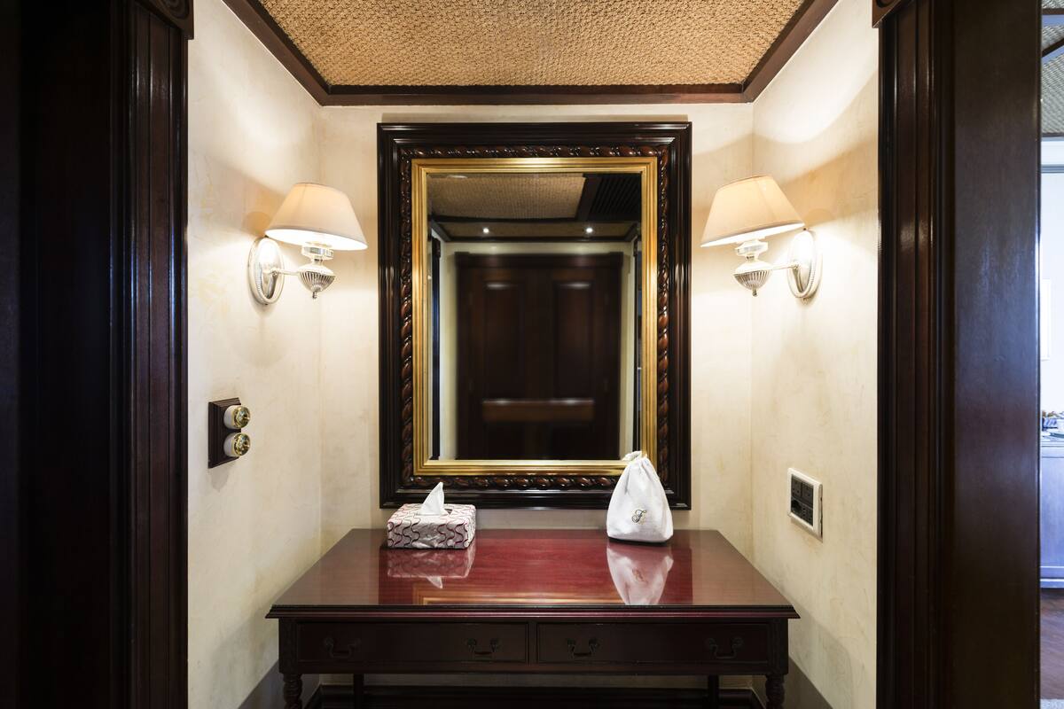 Lodge Standard - Twin | Premium bedding, in-room safe, desk, blackout drapes