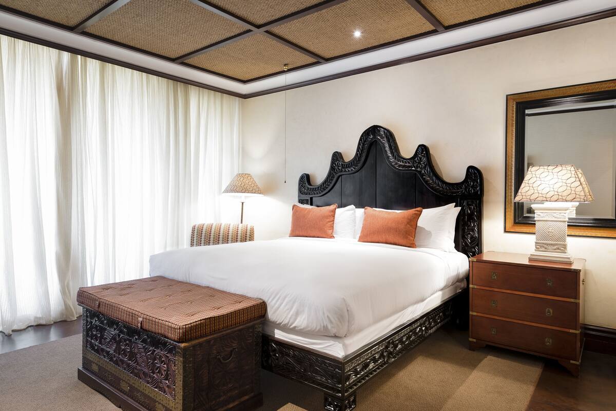 Lodge Standard - King | Premium bedding, in-room safe, desk, blackout drapes