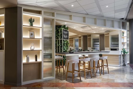 Lobby. Hilton Garden Inn Bologna North