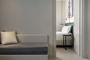 Suite, 2 Bedrooms | Living area