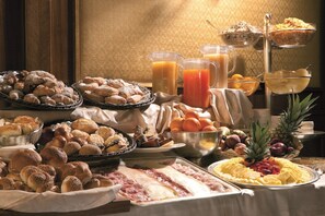Breakfast, lunch and dinner served - Katane Palace Hotel (Catania)