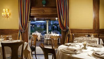 Servizio di colazione, pranzo e cena