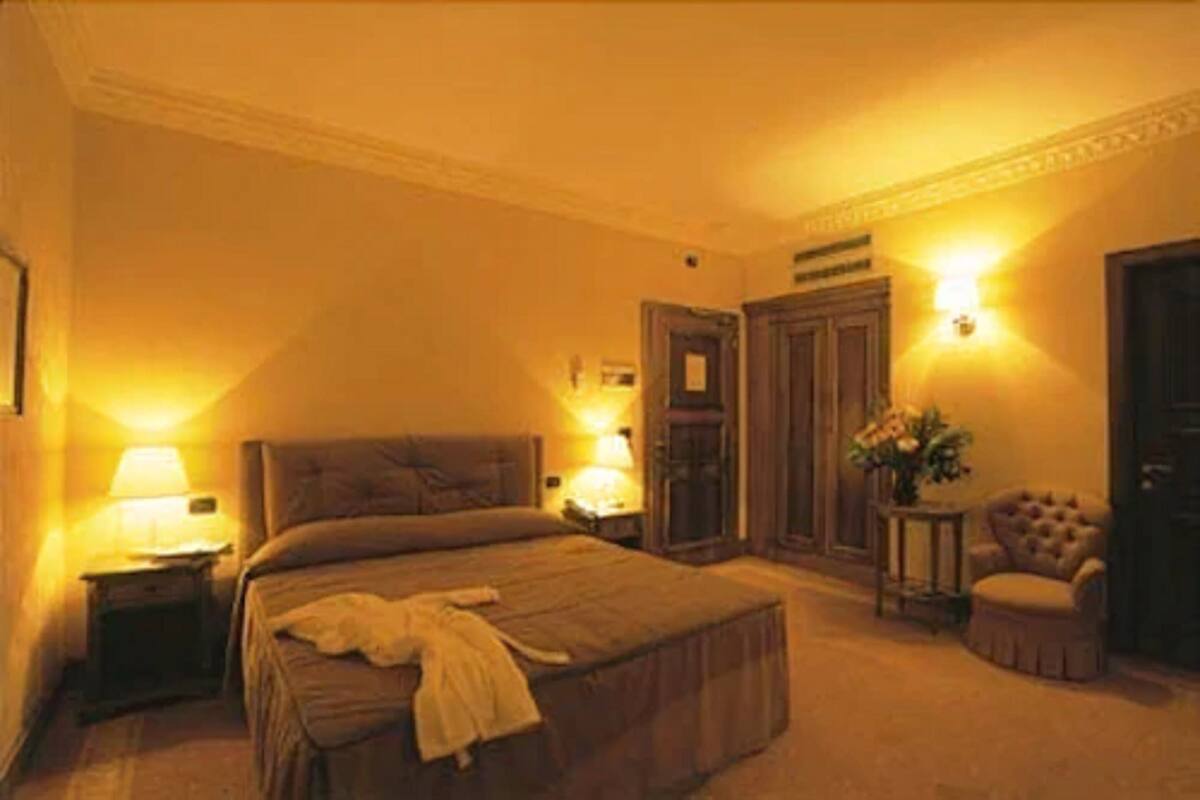 minibar, in-room safe, desk, soundproofing