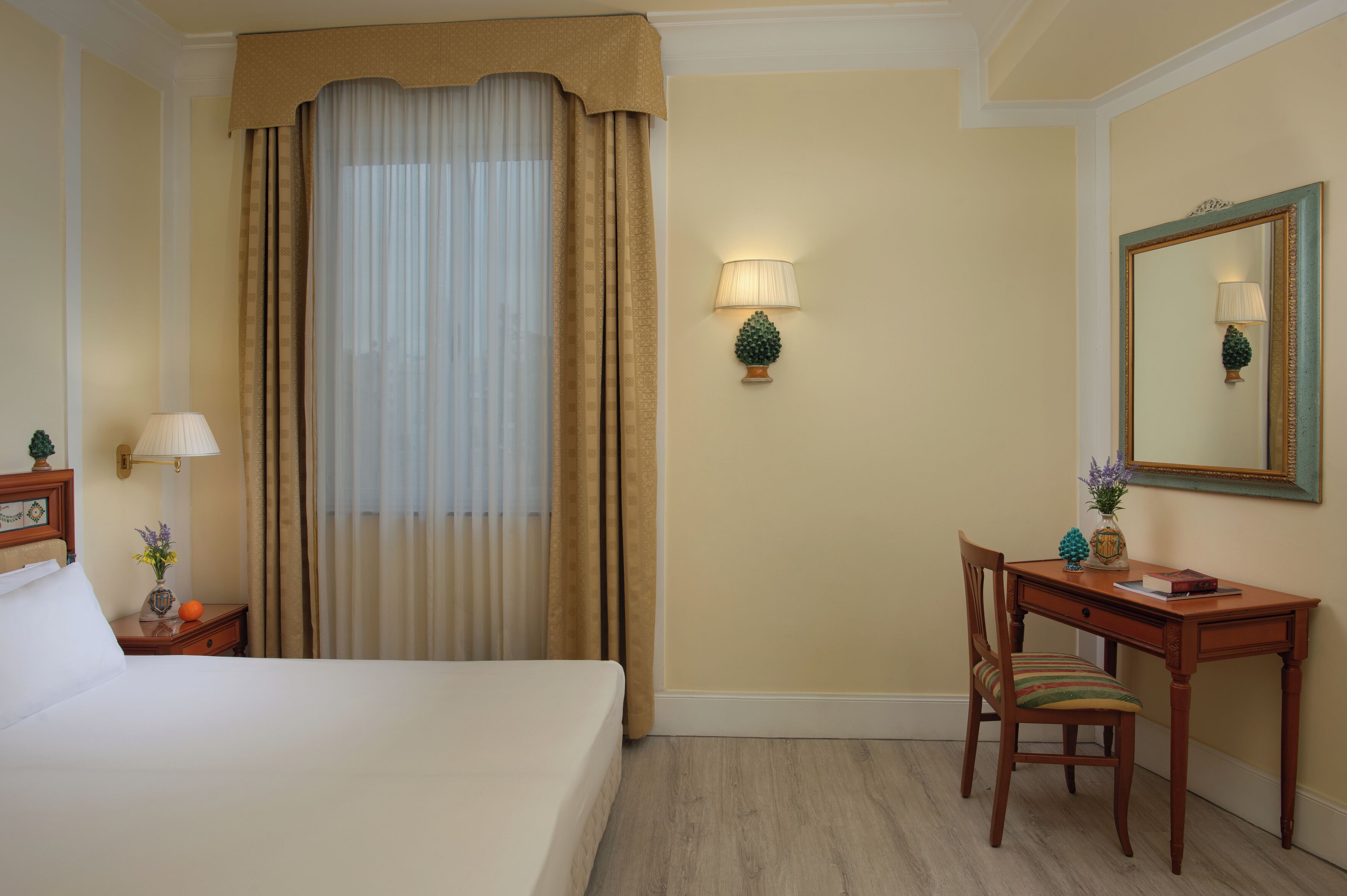 Ropa de cama hipoalergénica y minibar 