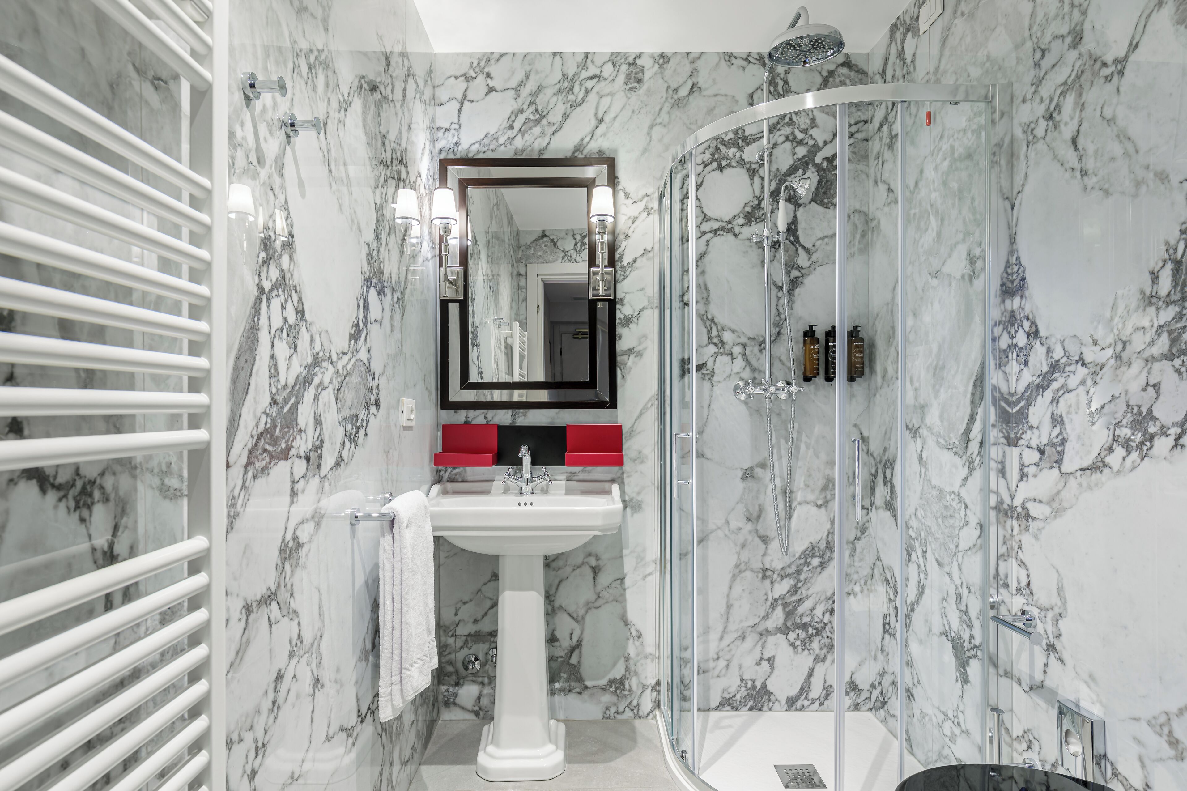 standard single room | bathroom | eco-friendly toiletries, hair dryer, towels