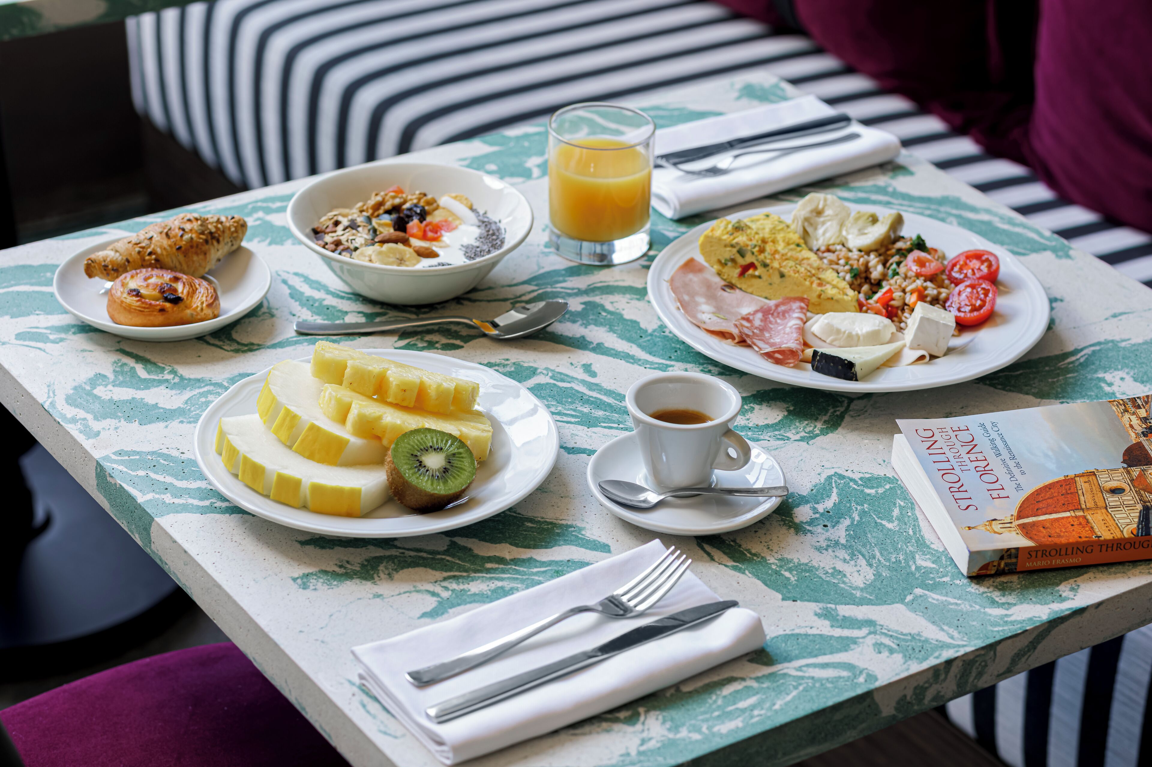 free daily full breakfast