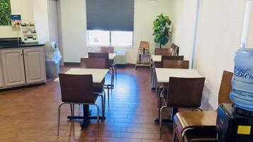 Dagelijks continentaal ontbijt inbegrepen