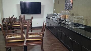 Free daily continental breakfast