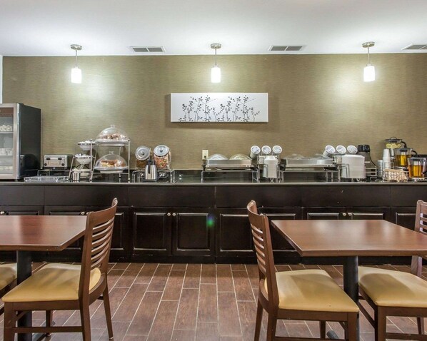 Free daily continental breakfast 