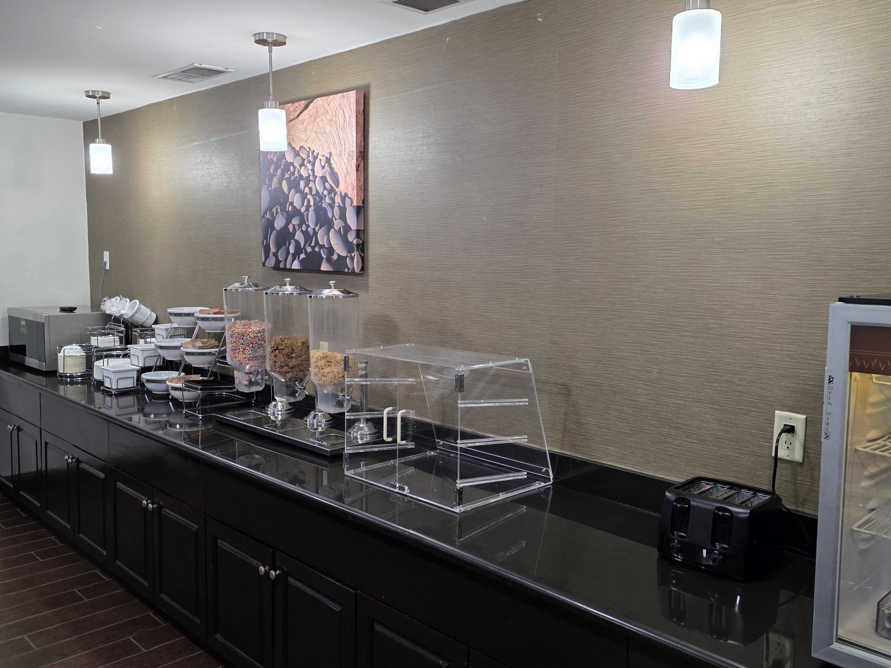 Free daily continental breakfast