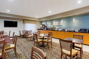 Free daily buffet breakfast