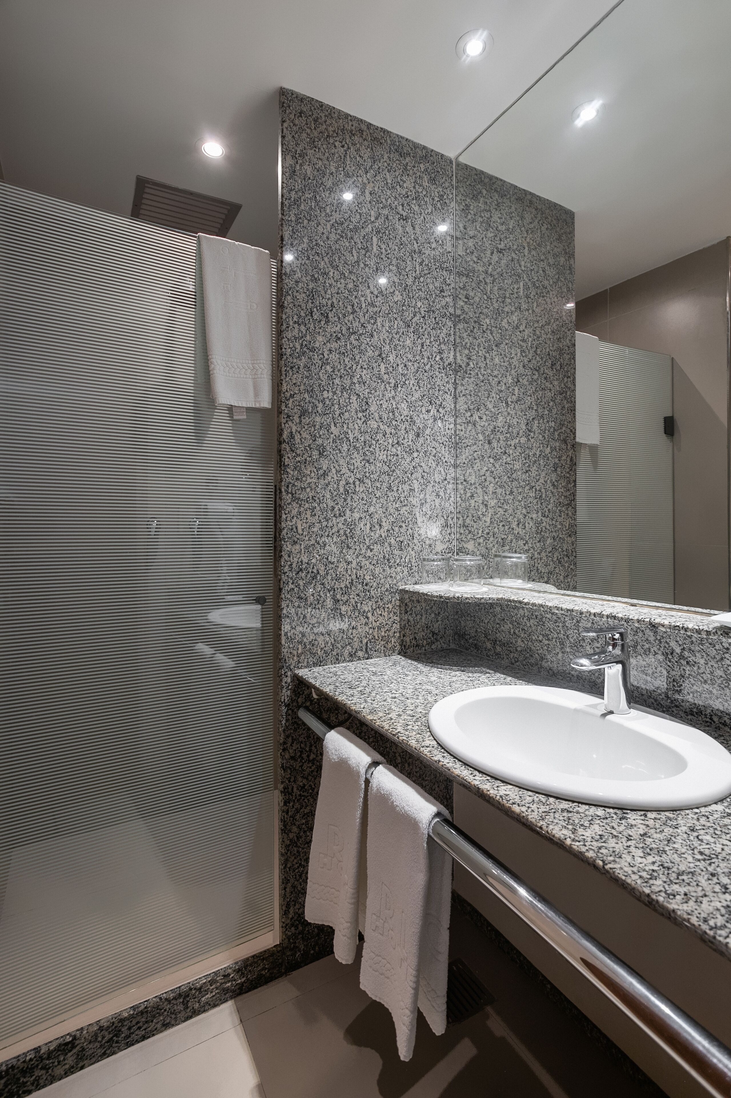 shower, rainfall showerhead, free toiletries, hair dryer