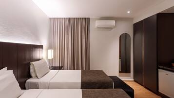 Superior Twin Room, 2 Twin Beds | Premium bedding, minibar, in-room safe, desk