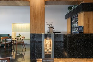 Bar (on property) - Orla Copacabana Hotel (Rio de Janeiro)
