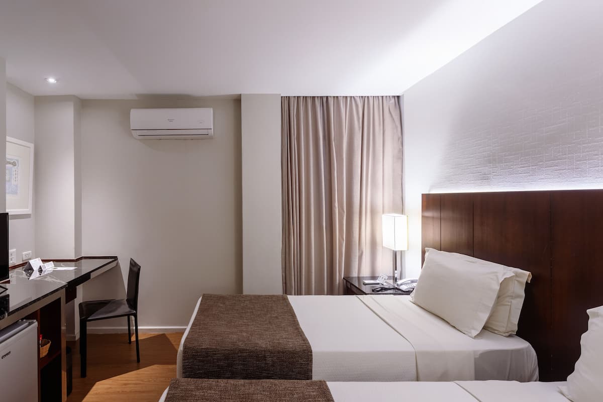 Standard Twin Room, 2 Twin Beds | Premium bedding, minibar, in-room safe, desk